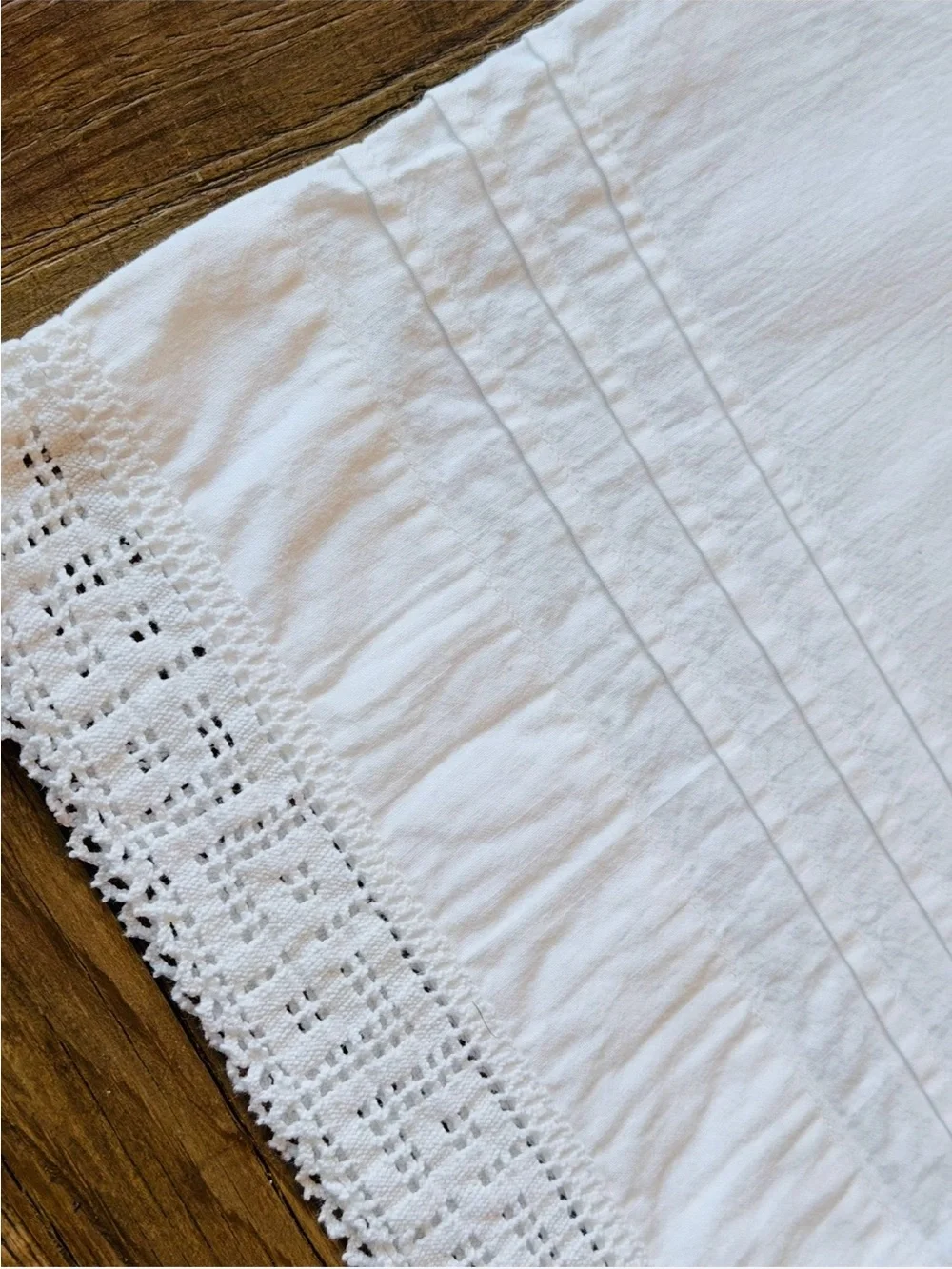 Set (2) Vintage White Pleated Cotton  Pillowcases w/ Crochet Trim. Standard